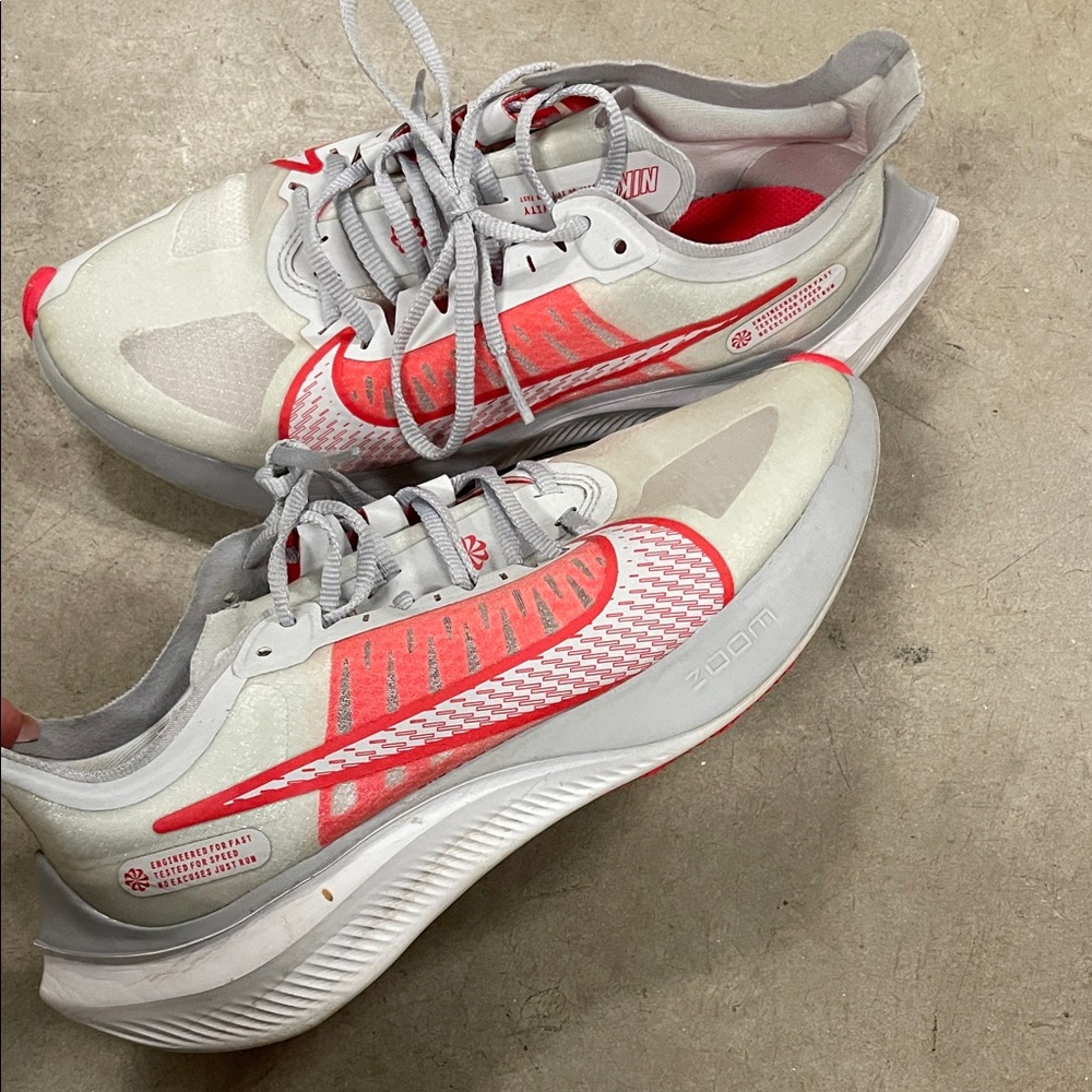 Nike Women's Athletic Shoes - White and Pink